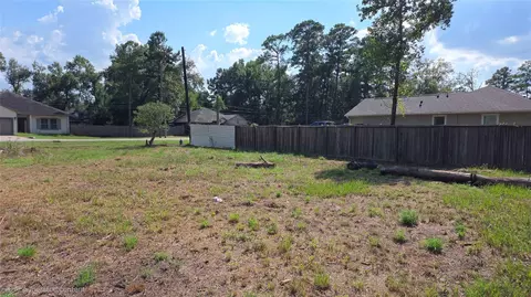 1610 Black Bear Dr, Crosby, TX 77532