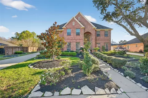 8502 Beacon Bend Ln, Pearland, TX 77584