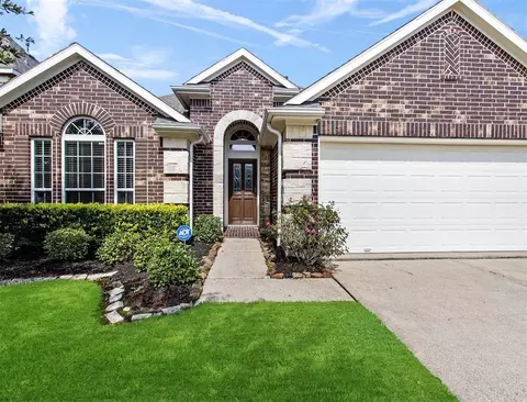 8319 Montego Bay Dr, Baytown, TX 77523