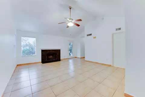 2021 Spenwick Dr #724, Houston, TX 77055