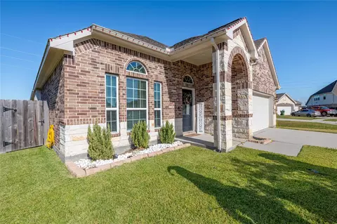 14143 Medina Dr, Baytown, TX 77523