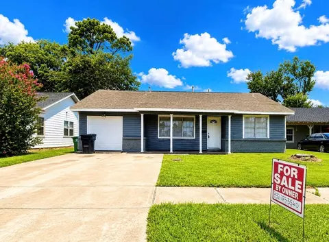 631 Roper St, Houston, TX 77034