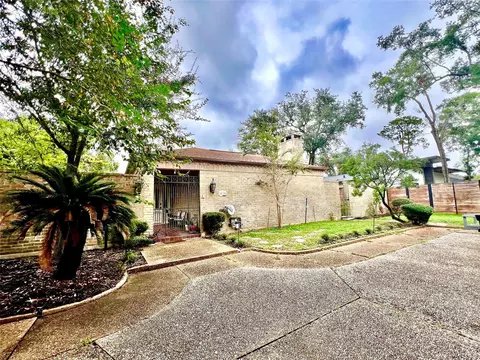 5610 Woodway Dr, Houston, TX 77056
