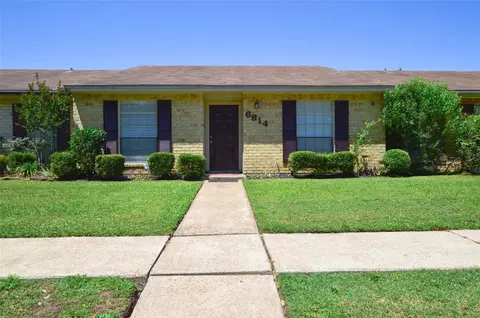 6814 Marshall Place Dr, Beaumont, TX 77706