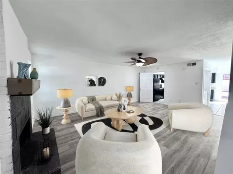9901 Sharpcrest St #M6, Houston, TX 77036