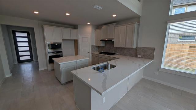 11002 Valley Fort Dr, Missouri City, TX 77459