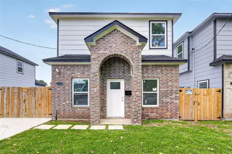 9007 Hilda St, Houston, TX 77033
