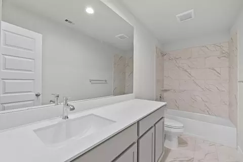 Bath - 3015 Boulder Ridge Dr, Rosenberg, TX 77471 photo 3 of 3