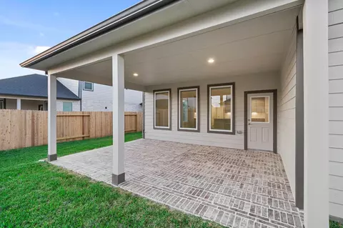 Exterior - 3015 Boulder Ridge Dr, Rosenberg, TX 77471 photo 2 of 4