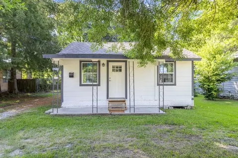 2215 Avenue B, Nederland, TX 77627