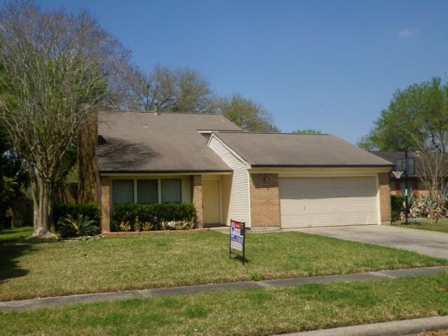 327 Reseda Dr, Webster, TX 77598 photo 1