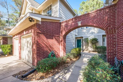 158 N Magnolia Pond Pl #158E, The Woodlands, TX 77381