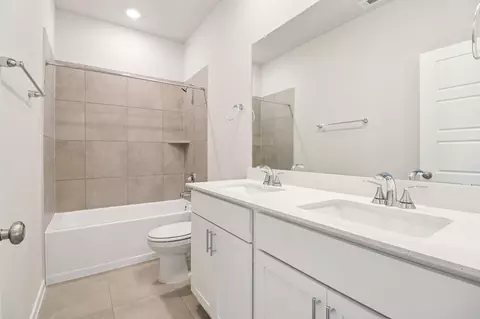 Bath - 16281 Parish Pointe Ct, Conroe, TX 77302 photo 1 of 2