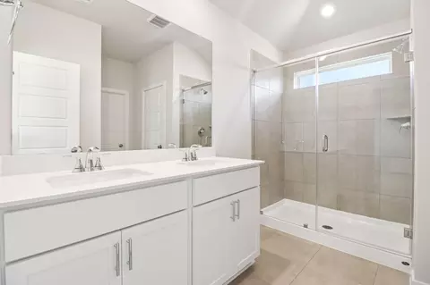 Bath - 16281 Parish Pointe Ct, Conroe, TX 77302 photo 2 of 2