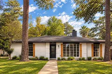 2206 Millhouse Rd, Houston, TX 77073