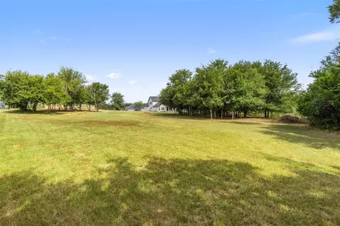 Exterior - 301 Double Eagle Ranch Dr, Cedar Creek, TX 78612 photo 3 of 4