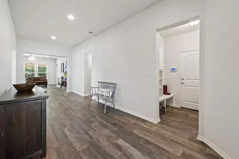 Entry Way - 301 Double Eagle Ranch Dr, Cedar Creek, TX 78612 photo 3 of 7
