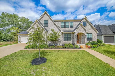 2038 Pebble Bend Dr, College Station, TX 77845