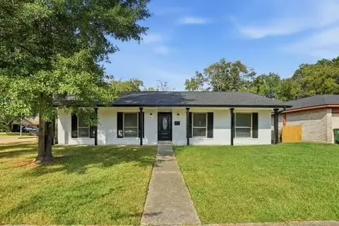 703 Reseda Dr, Houston, TX 77062
