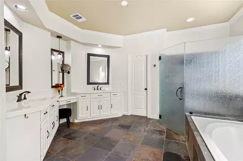 Bath - 13322 Stonecrest Ln, Conroe, TX 77302 photo 1 of 10