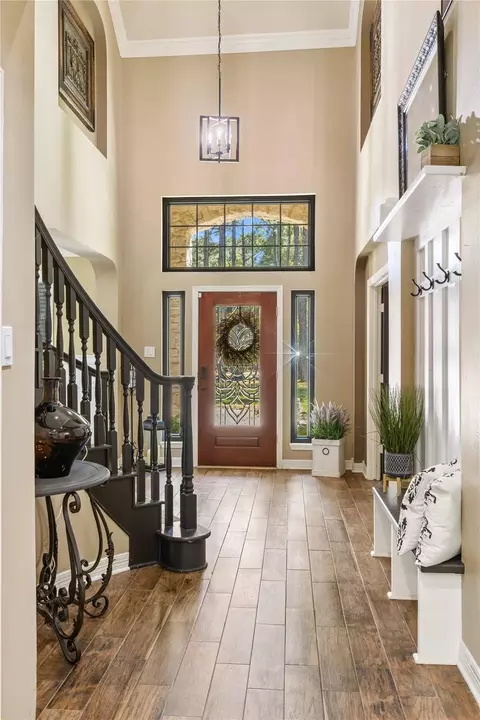 Entry Way - 13322 Stonecrest Ln, Conroe, TX 77302 photo 2 of 4