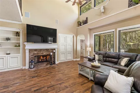 Living - 13322 Stonecrest Ln, Conroe, TX 77302 photo 3 of 5