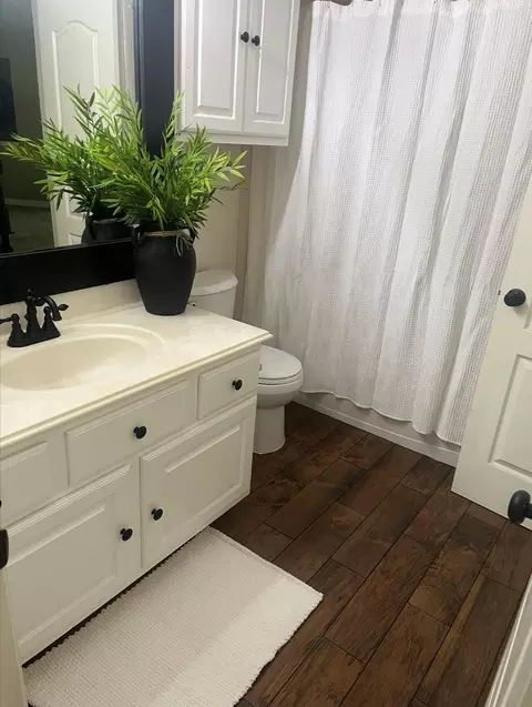 Bath - 13322 Stonecrest Ln, Conroe, TX 77302 photo 6 of 10