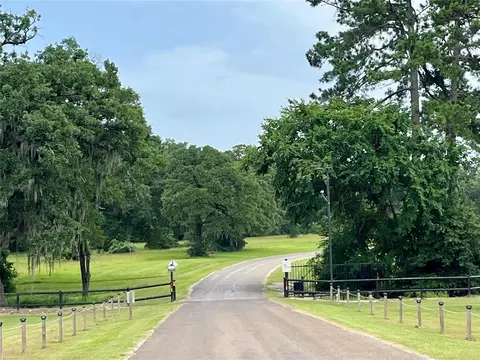 20 Cresent Farm Ln, Trinity, TX 75862
