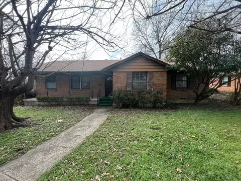 2477 Pinebluff Dr, Dallas, TX 75228