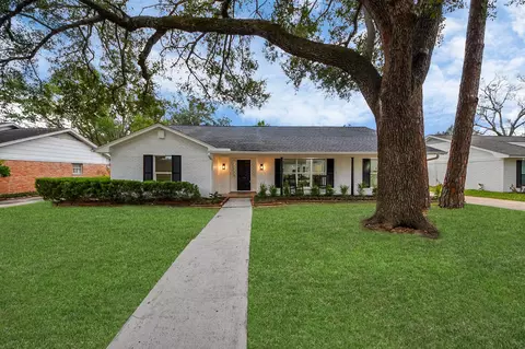 7819 Pagewood Ln, Houston, TX 77063