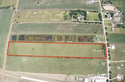 212 County Rd, Angleton, TX 77515