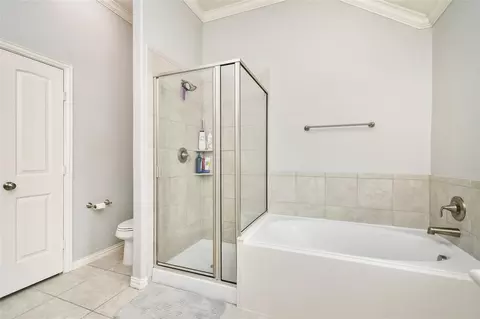 Bath - 652 Maple Point Dr E, Conroe, TX 77301 photo 4 of 4