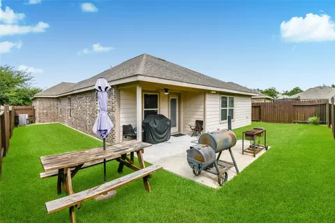 Exterior - 652 Maple Point Dr E, Conroe, TX 77301 photo 5 of 5