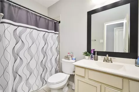 Bath - 652 Maple Point Dr E, Conroe, TX 77301 photo 1 of 4