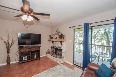 943 Parkview Dr #C1, Canyon Lake, TX 78133