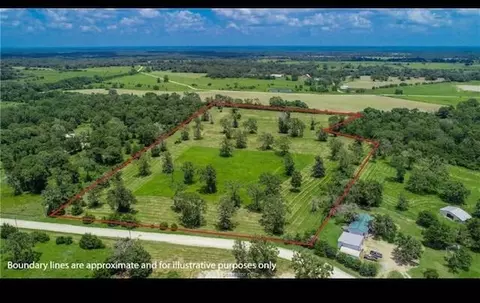 9364 Clara Ln, Franklin, TX 77856