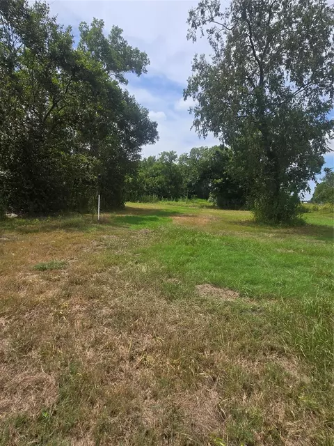 3531 Robinson Dr, Pearland, TX 77581