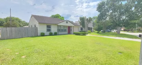 5501 Huisache St, Houston, TX 77081