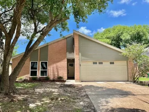6 Ranch House Loop, Angleton, TX 77515 photo 1
