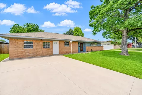 7543 Wilmerdean St, Houston, TX 77061