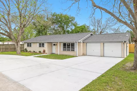 202 Massey Tompkins Rd, Baytown, TX 77521