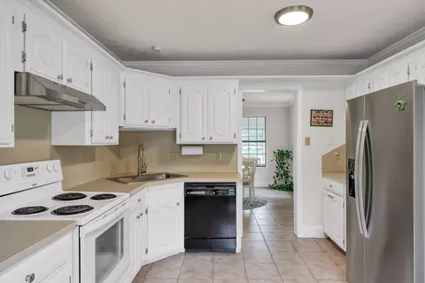 Kitchen - 117 Brookside Dr, Trinity, TX 75862 photo 2 of 4