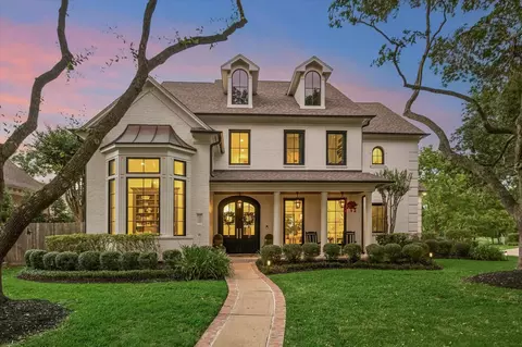 3202 Oakmont Dr, Sugar Land, TX 77479