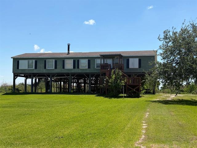 5440 Mechanic St, Sabine Pass, TX 77655