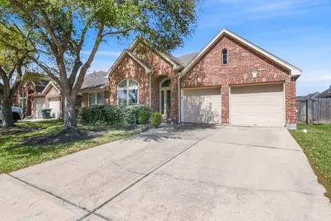 13615 Rainwater Dr, Pearland, TX 77584