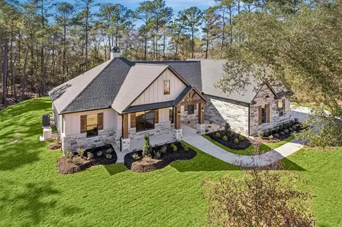 9332 Cedar Bnd, Plantersville, TX 77363