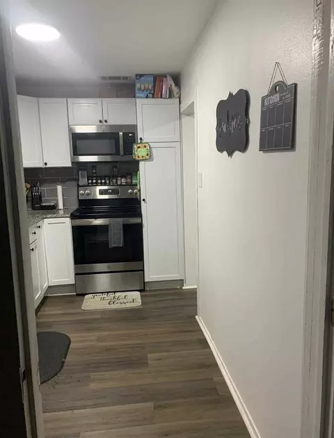 Kitchen - 423 3rd St, Jasper, TX 75951 photo 2 of 2