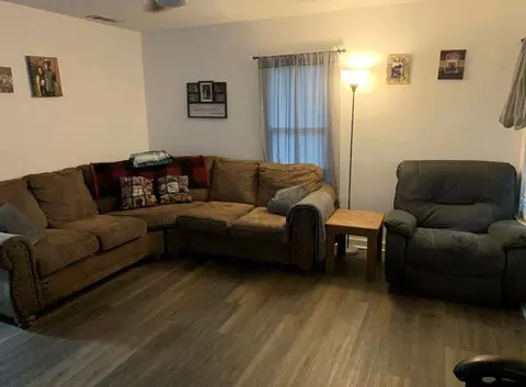 Living - 423 3rd St, Jasper, TX 75951 photo 2 of 3