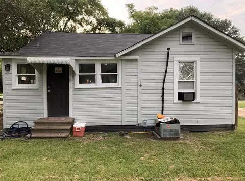 Exterior - 423 3rd St, Jasper, TX 75951 photo 3 of 5