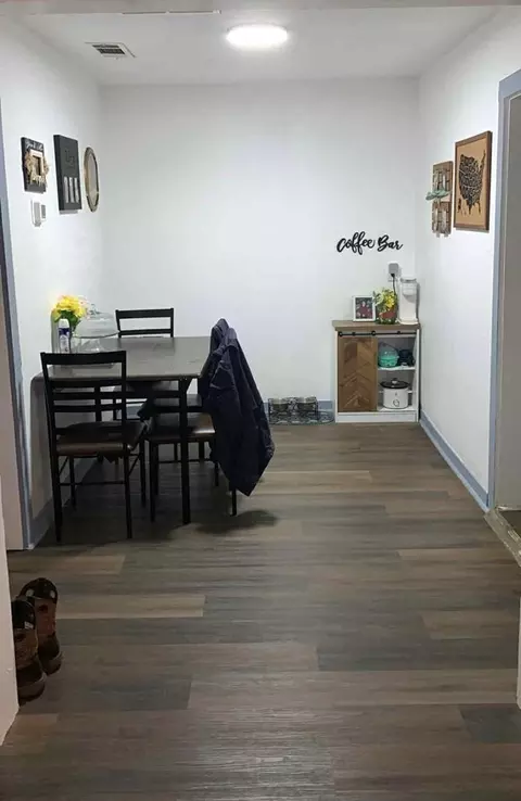Dining - 423 3rd St, Jasper, TX 75951 photo 1 of 1
